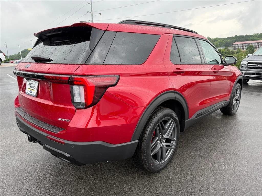 New 2026 Rapid Red Metallic Tinted Clearcoat Ford ST-Line image 4
