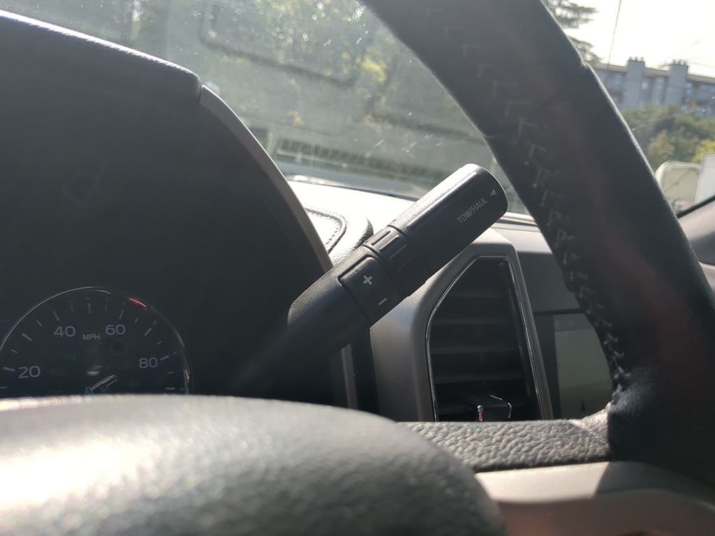 Used 2019 Black Metallic Ford Lariat image 17