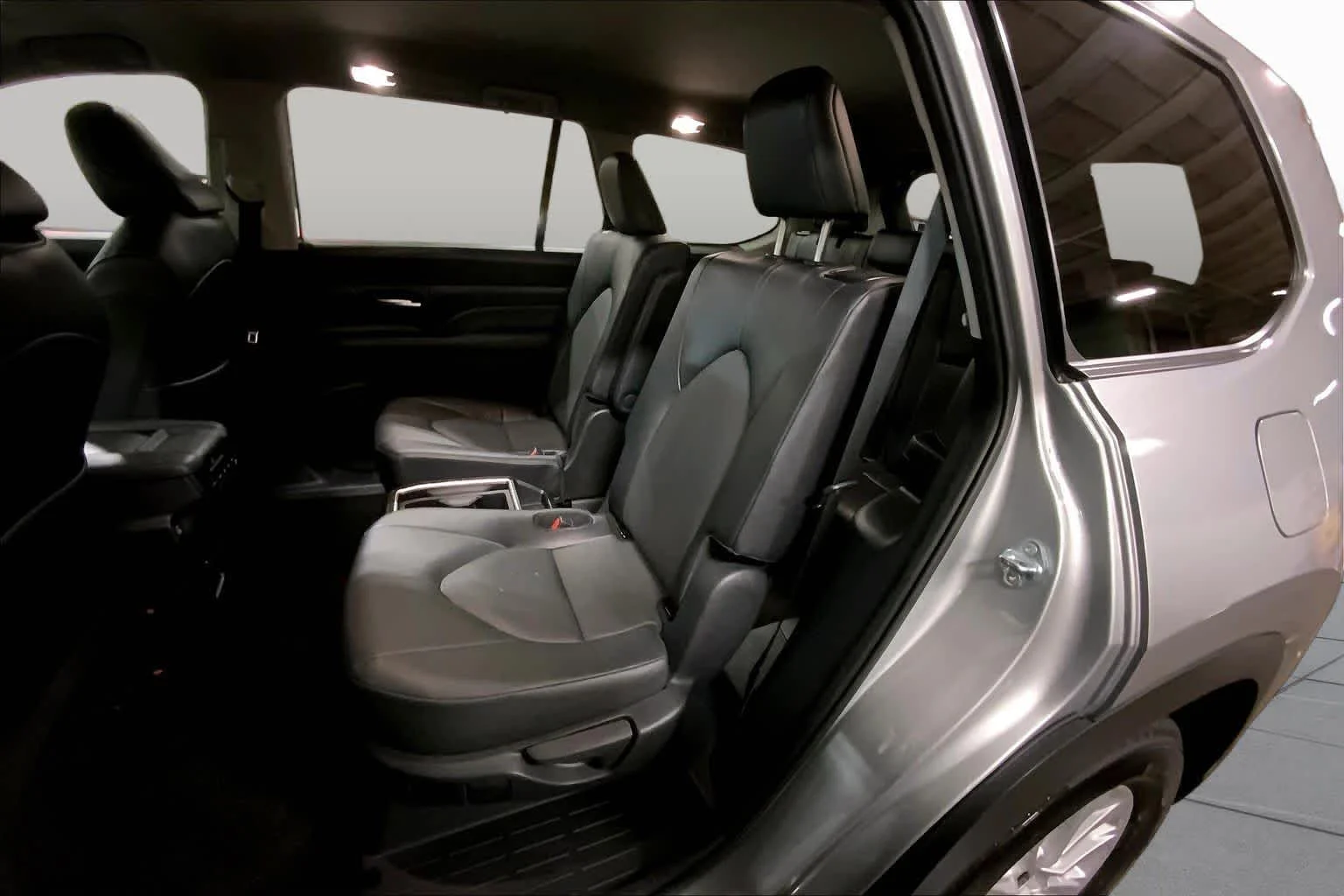 Used 2025 Celestial Silver Metallic Toyota XLE image 21
