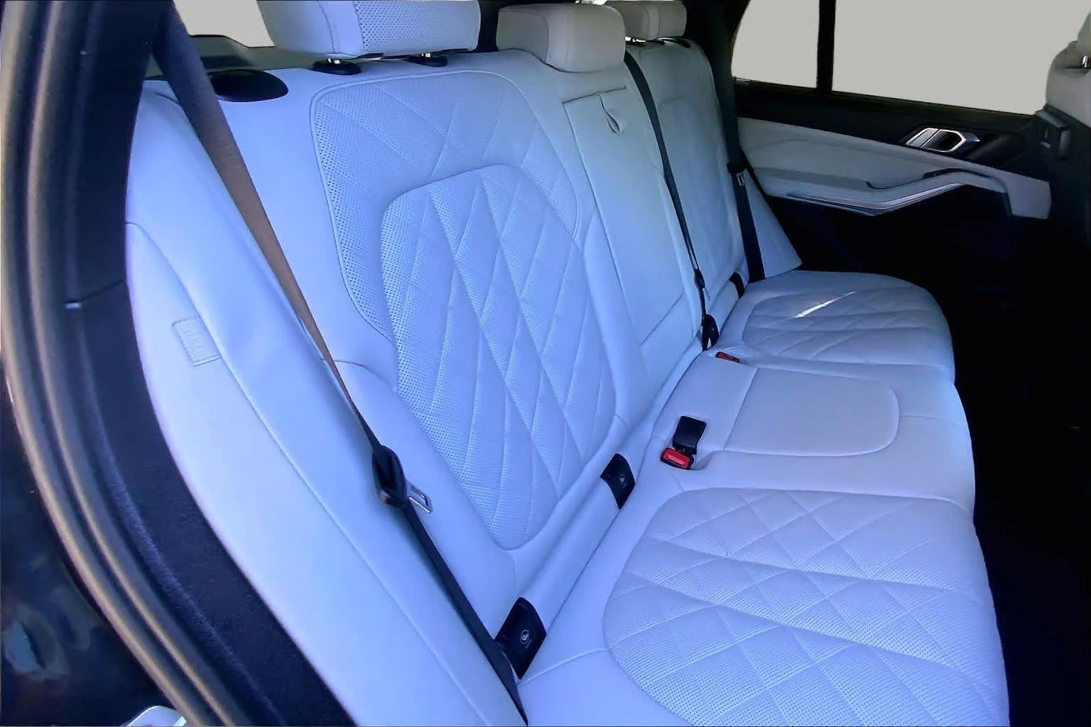 Certified Used 2023 Black Sapphire Metallic BMW xDrive40i image 19