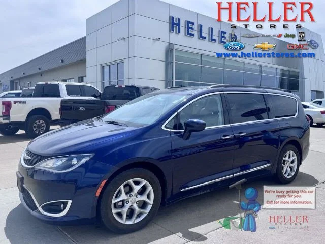 Used 2017 Jazz Blue Pearlcoat Chrysler Touring L image 1