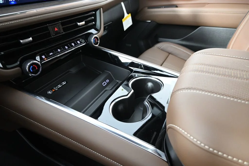 2026 Chevrolet Suburban High Country - Photo 31