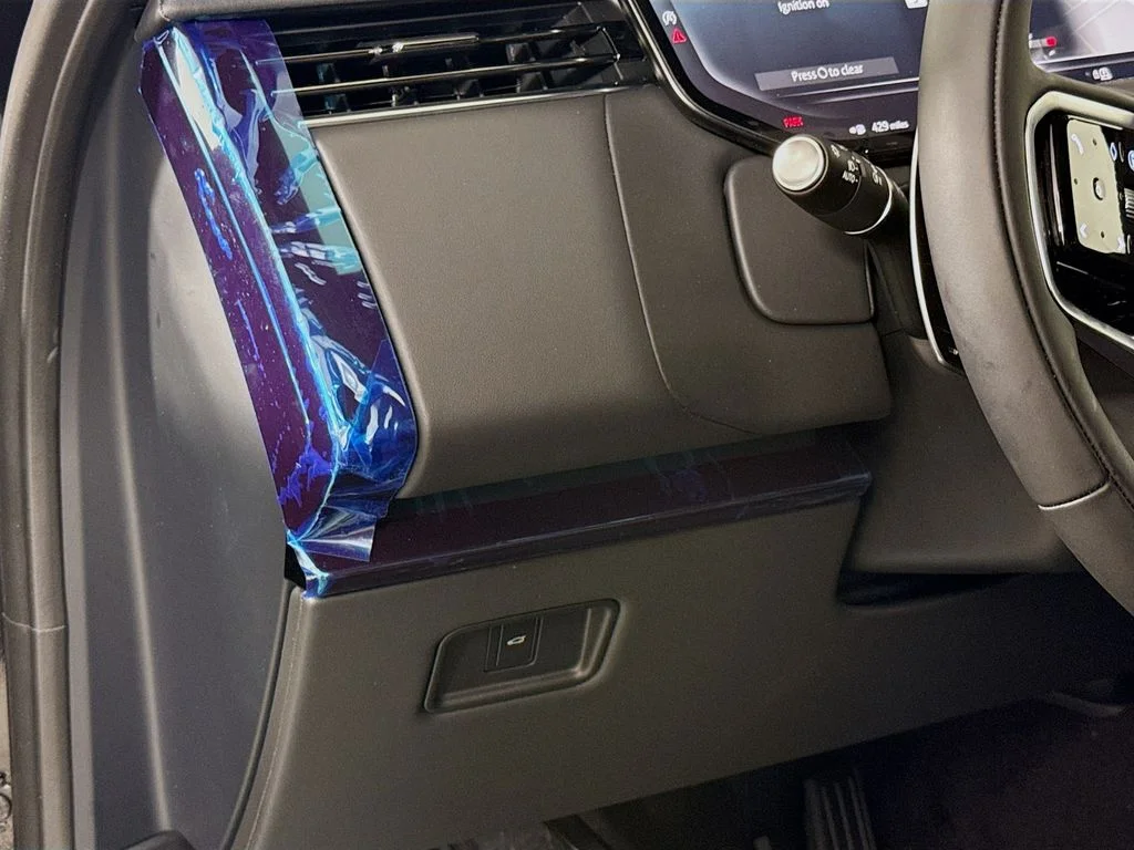 New 2026 Santorini Black Land Rover SE image 10