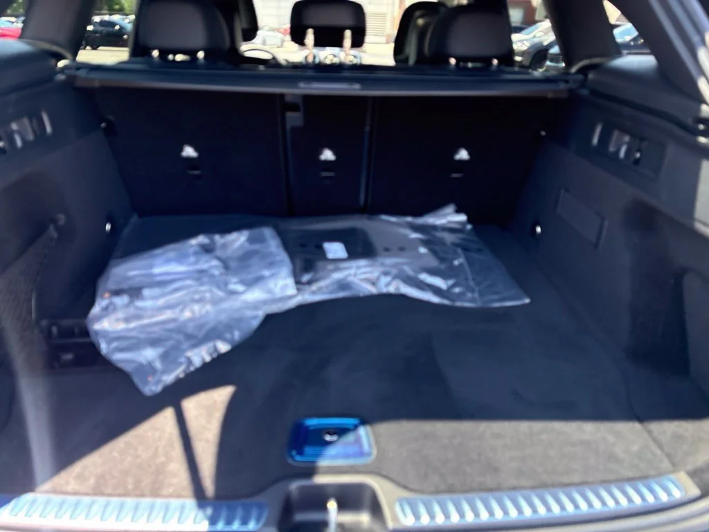 New 2027 Obsidian Black Metallic Mercedes-Benz GLC 300 image 19
