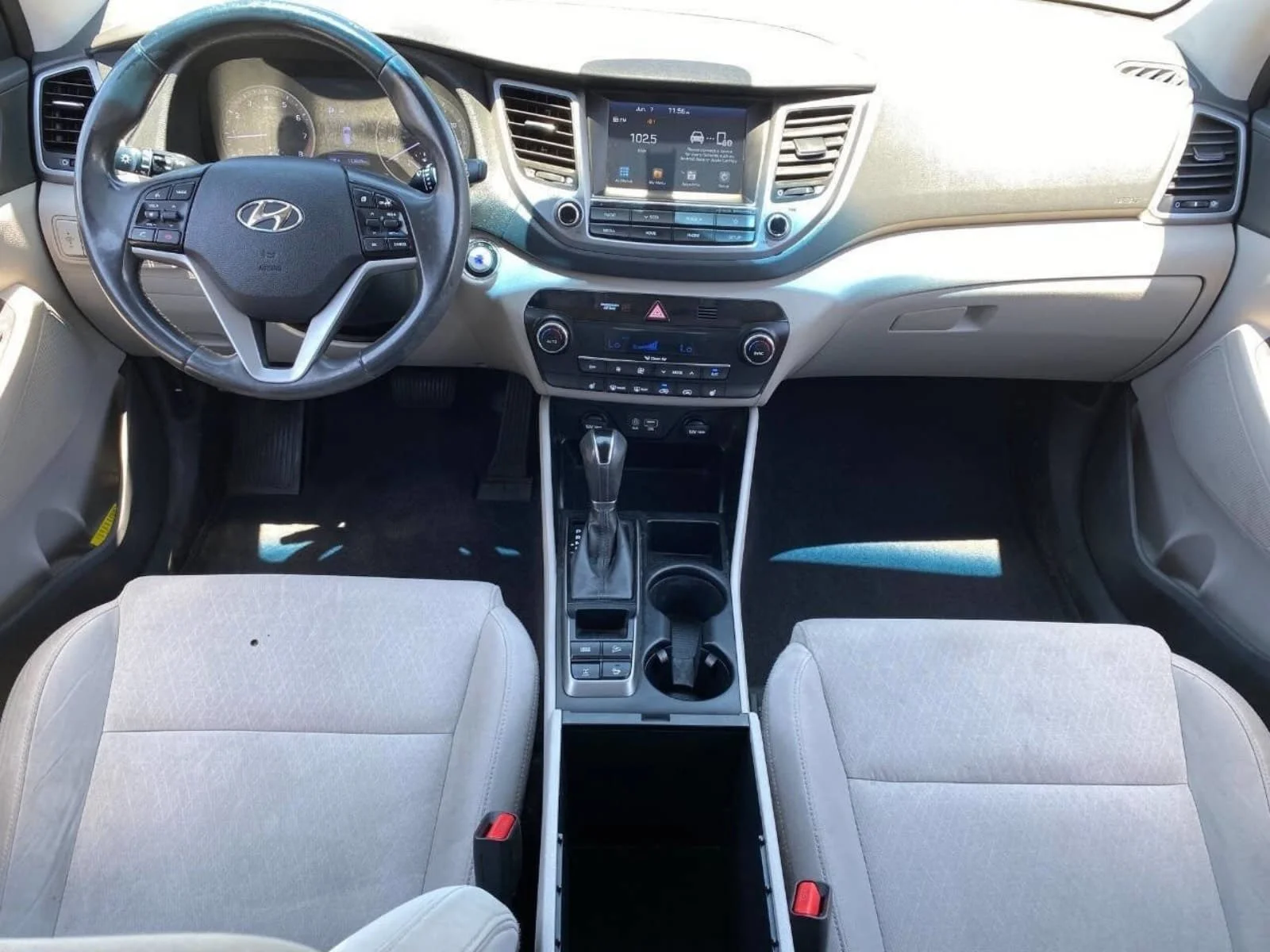 Used 2018 Molten Silver Hyundai Value image 19