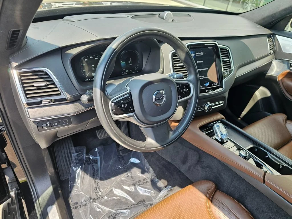 Used 2022 Black Volvo Inscription image 22