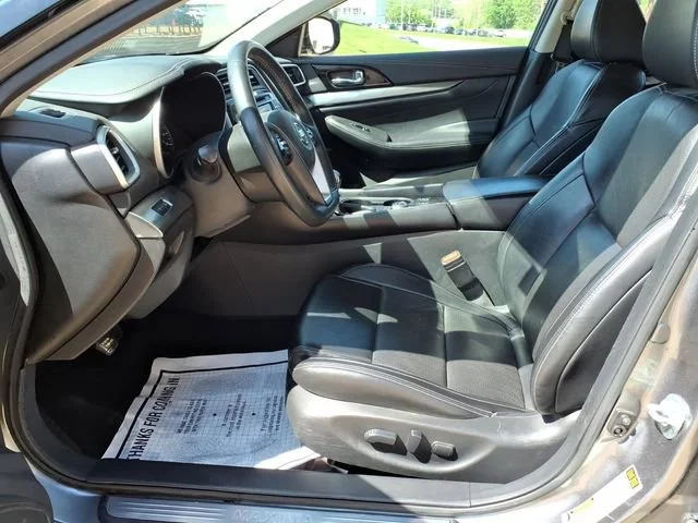 Used 2022 Gray Nissan SV Xtronic CVT image 18