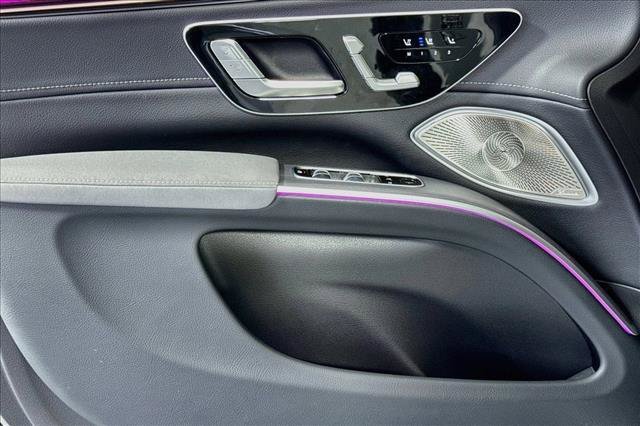 New 2026 MANUFAKTUR Alpine Grey Mercedes-Benz EQS 400 image 46