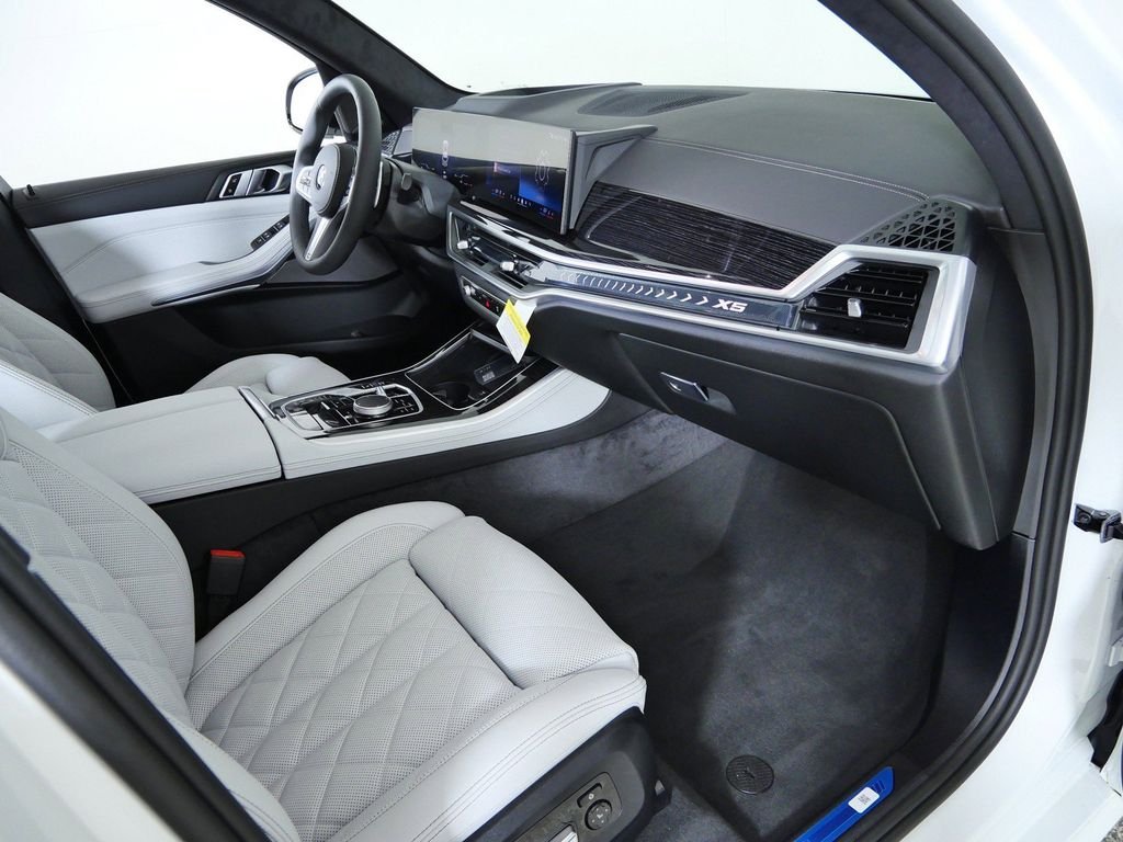 New 2026 Alpine White BMW xDrive40i image 19