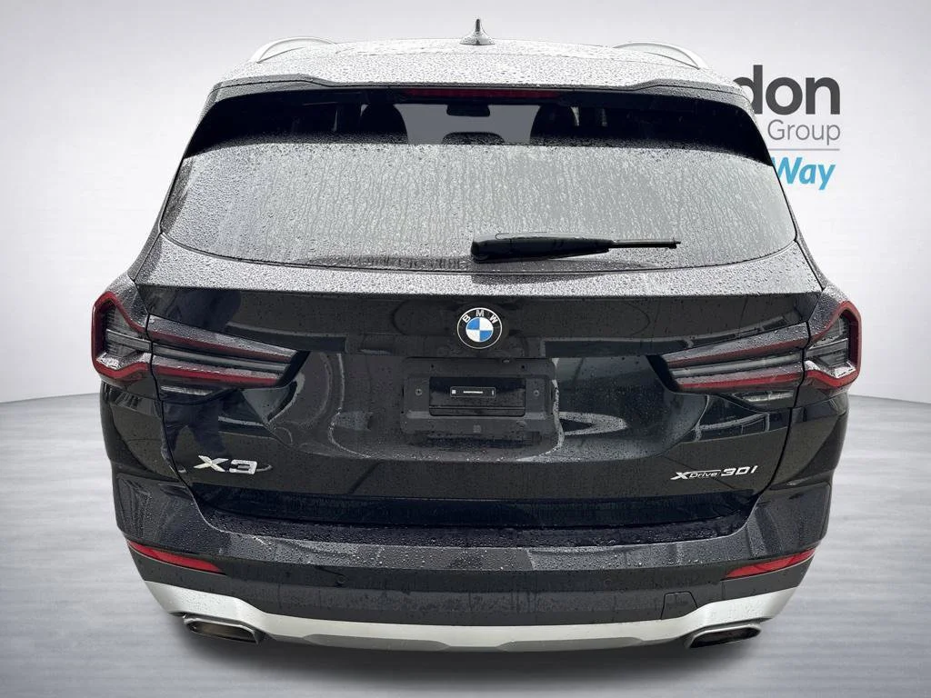 Used 2024 Black BMW xDrive30i image 6