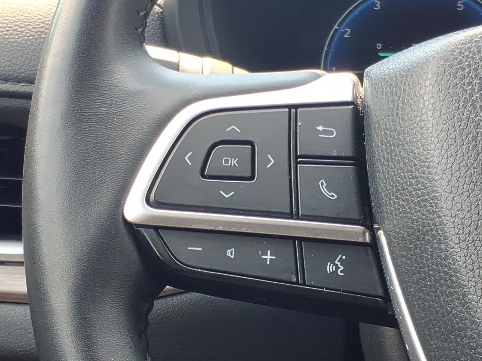 Used 2024 Wind Chill Pearl Toyota Limited image 28