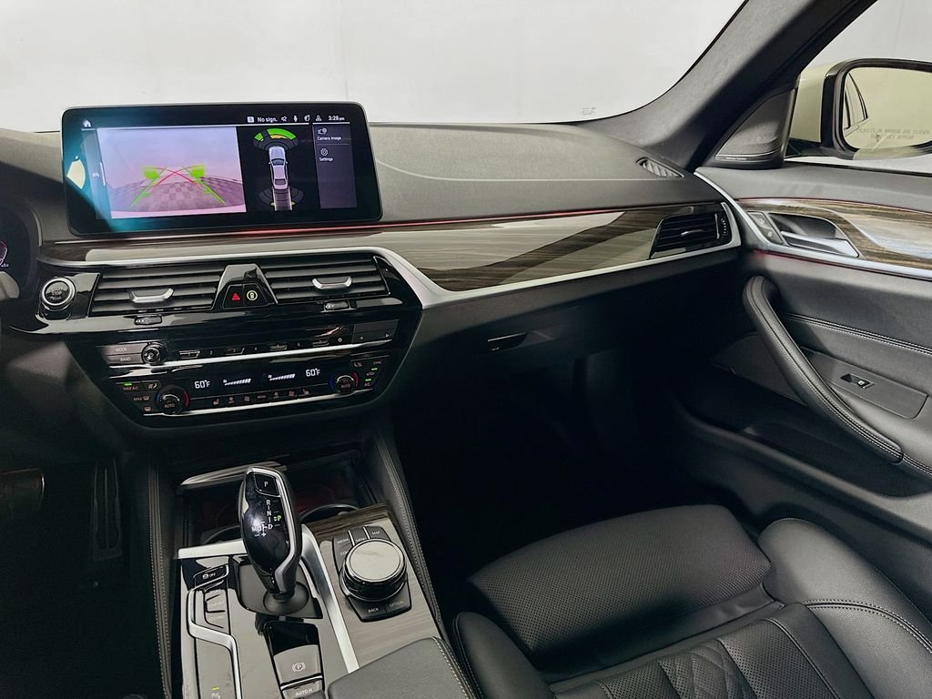 Used 2022 Alpine White BMW 540i xDrive image 24