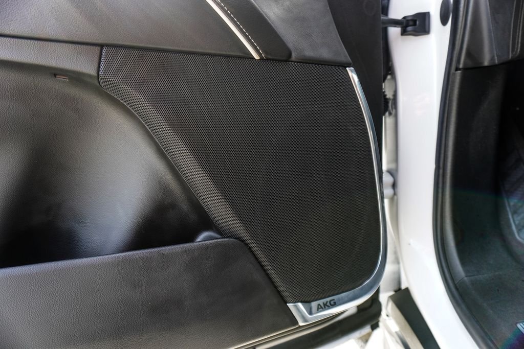 Used 2023 White Cadillac Premium Luxury image 20