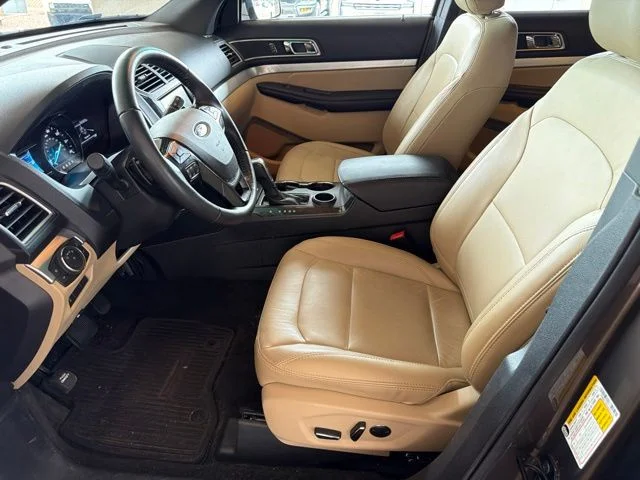 Used 2016 Caribou Metallic Ford XLT image 5