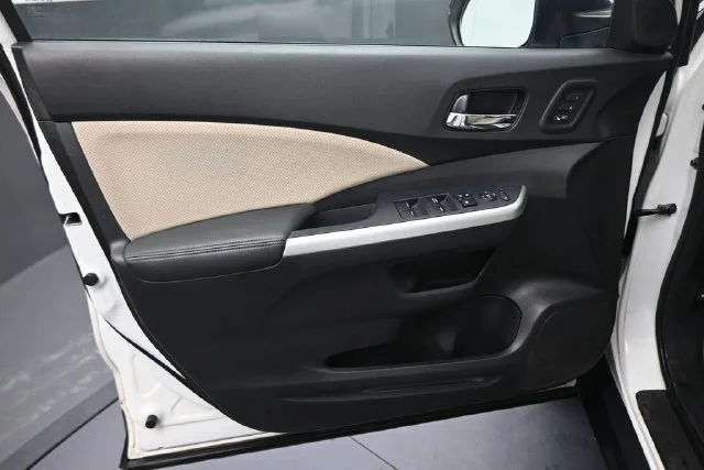 Used 2016  Honda Touring image 26