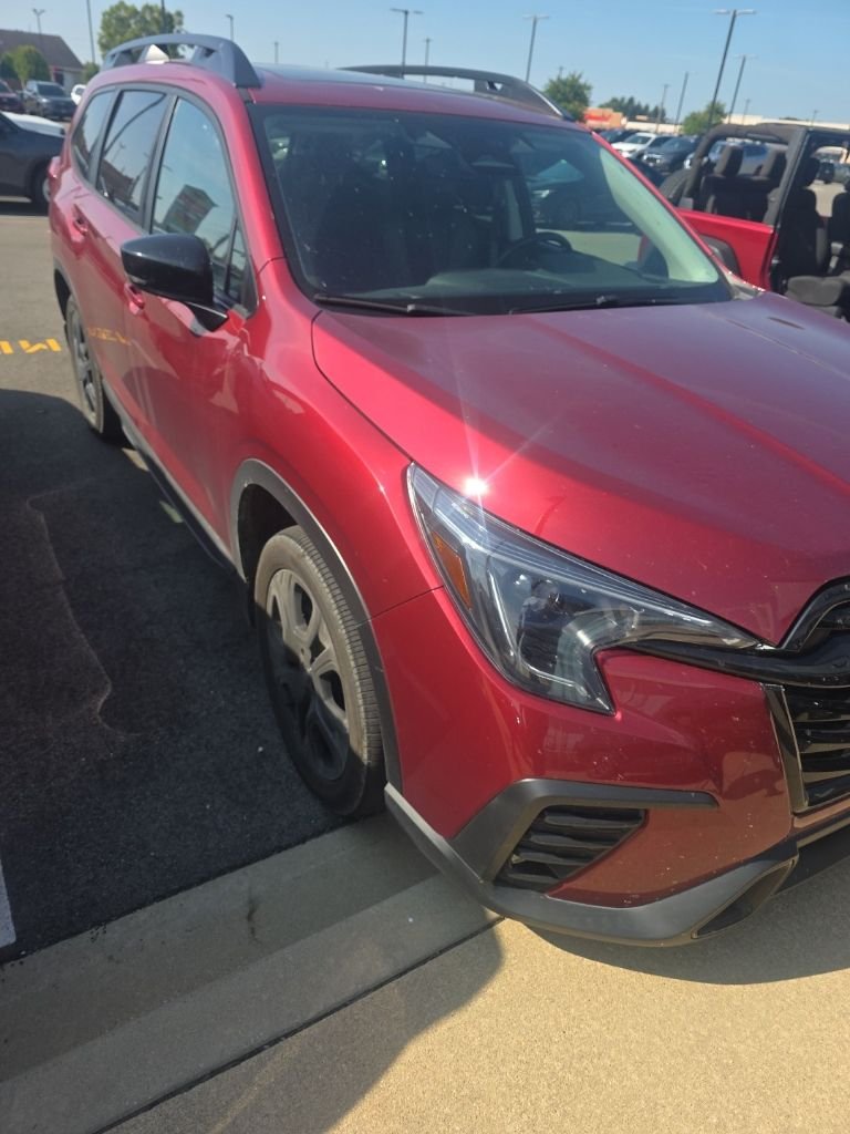 Used 2025 Crimson Red Pearl Subaru Onyx Edition image 15