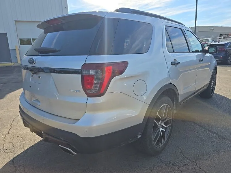 Used 2016 Silver Ford Sport image 8