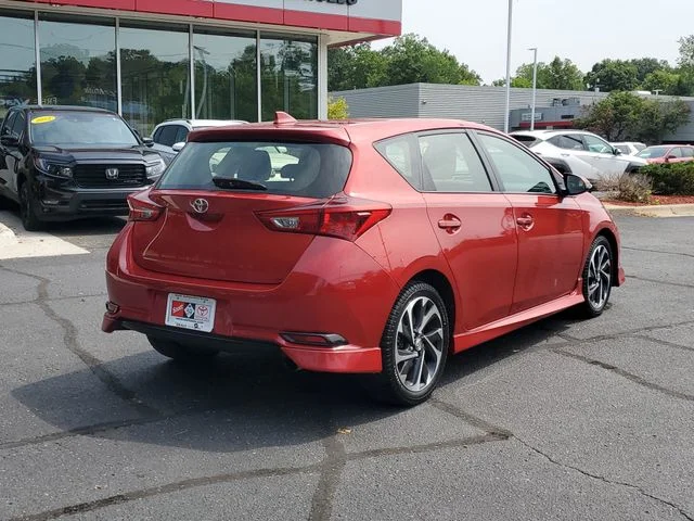Used 2018 Red Toyota Base image 4