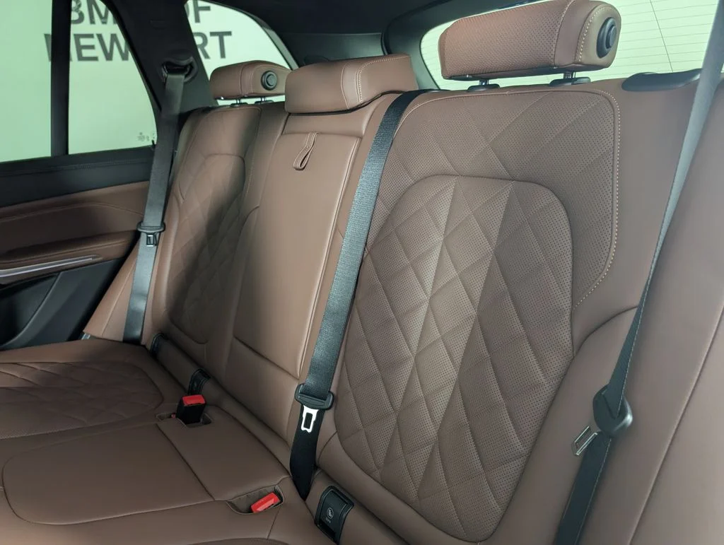 New 2026 Skyscraper Grey Metallic BMW xDrive40i image 15