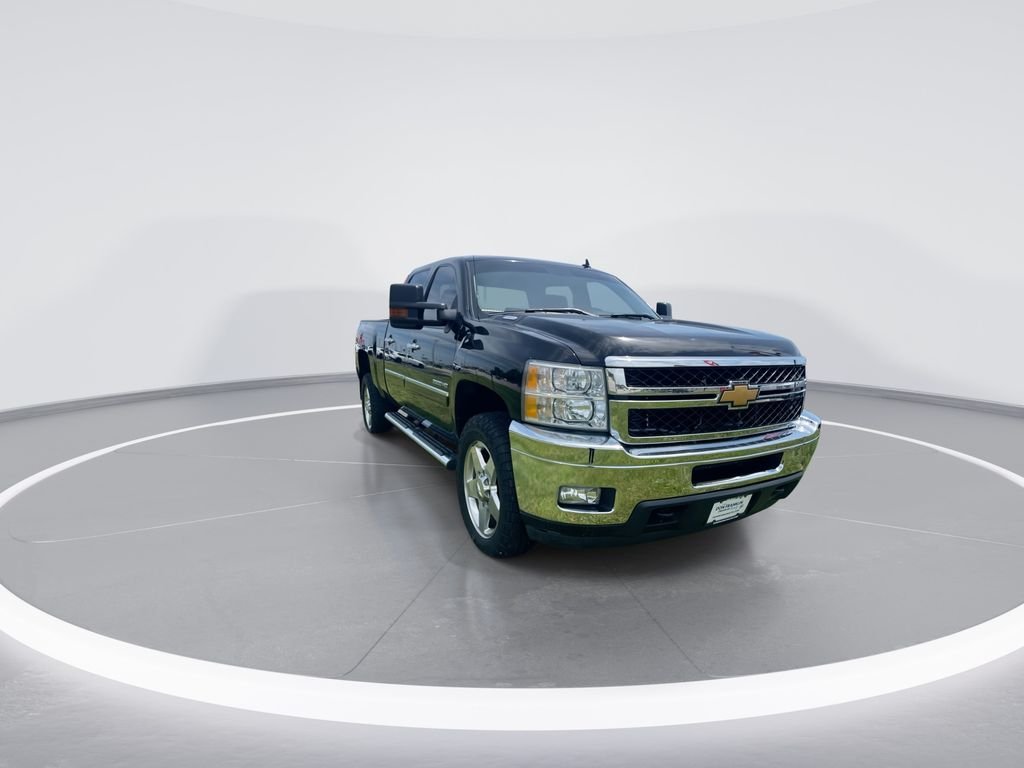 Used 2014 Black Chevrolet LT image 2