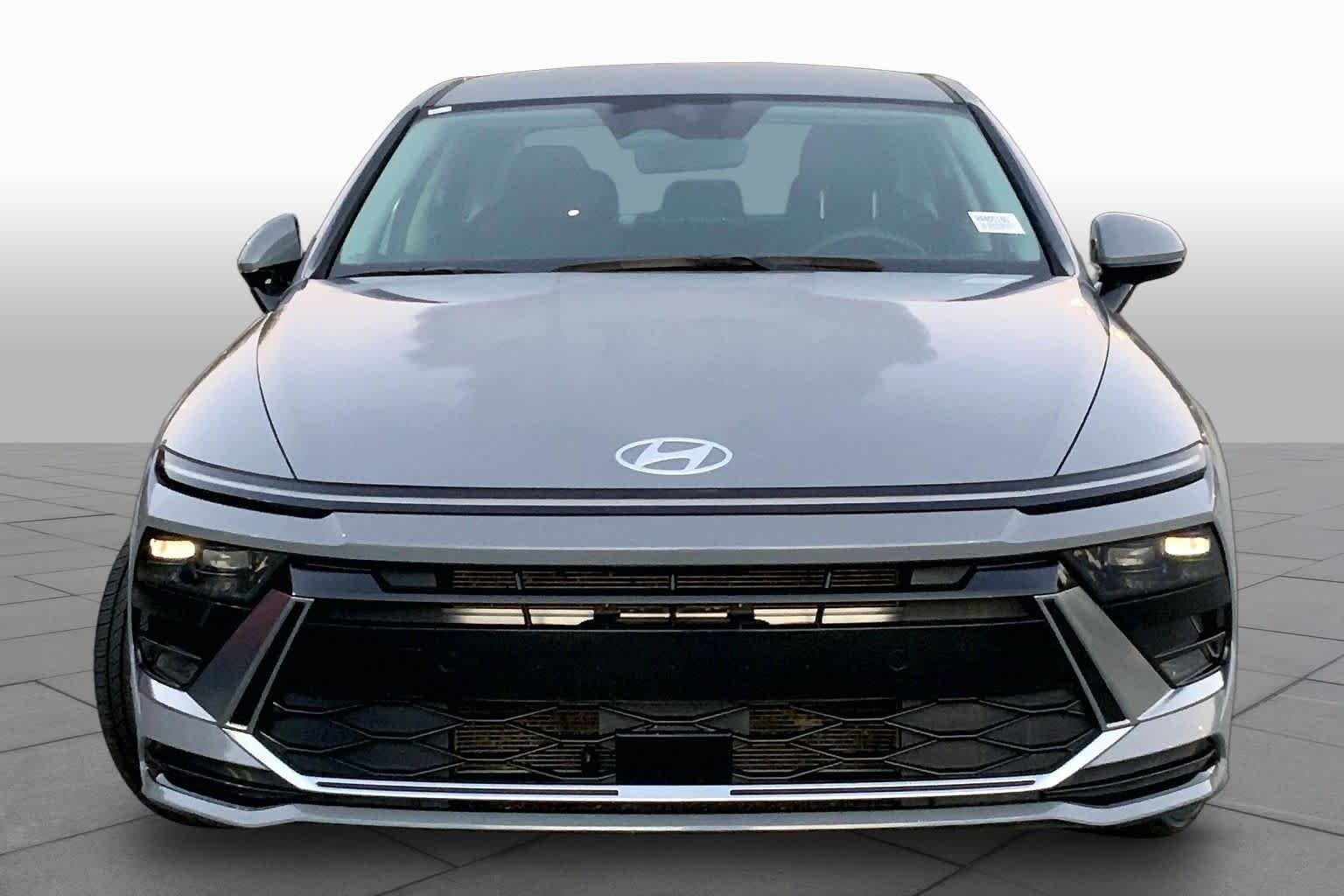 Used 2024 Transmission Blue Hyundai SEL image 4