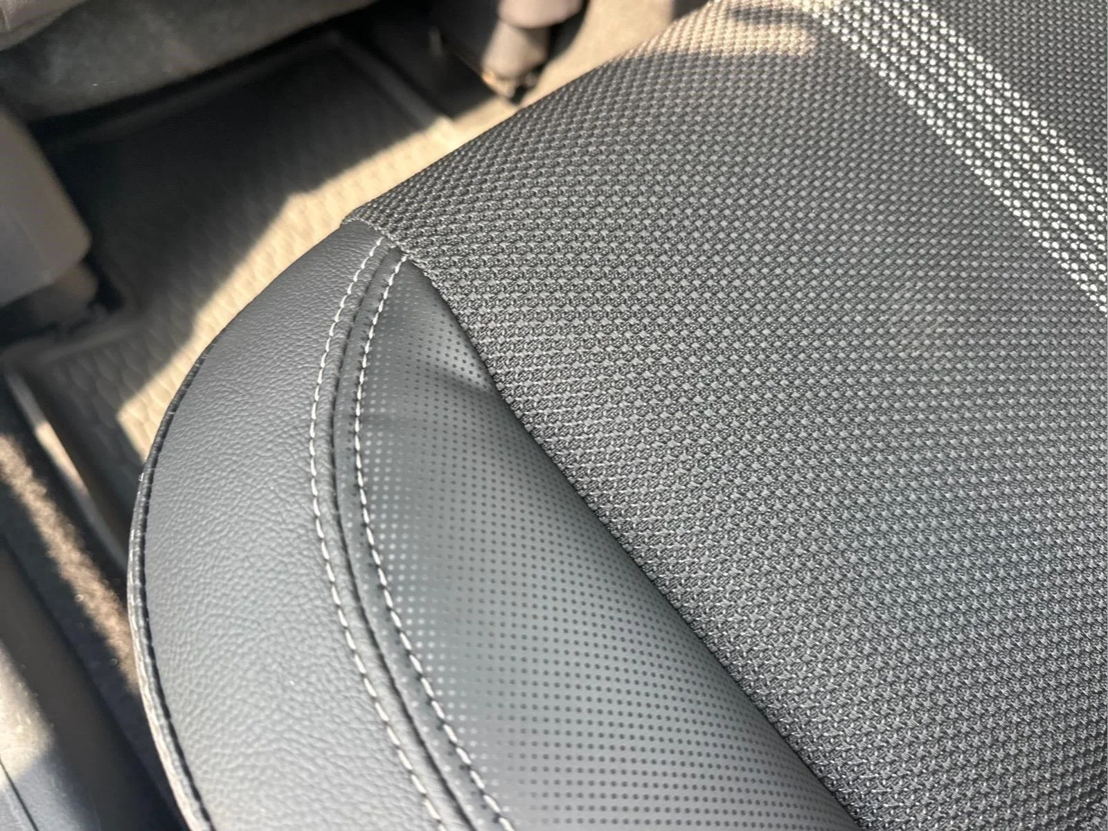 Used 2025 Wind Chill Pearl Mazda 2.5 S Preferred Package image 20