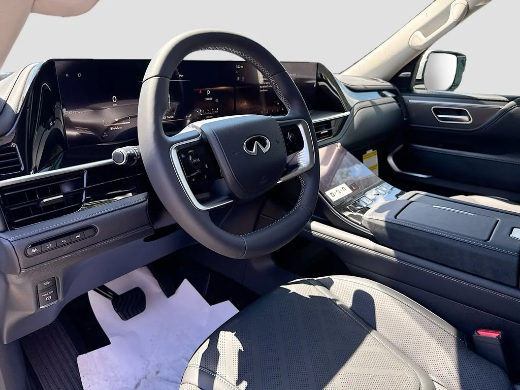 New 2026 RADIANT WHITE INFINITI Luxe 4WD image 9