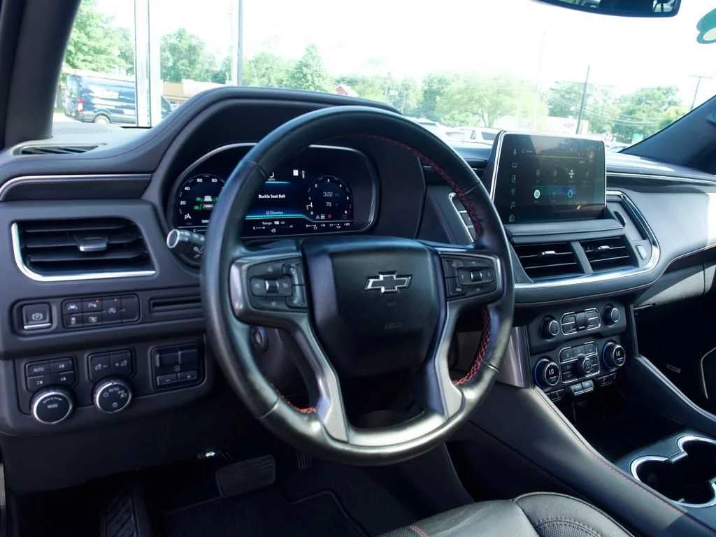 2023 Chevrolet Suburban RST - Photo 18