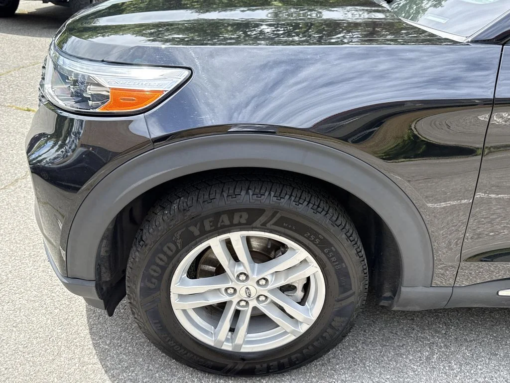 Used 2023 Agate Black Metallic Ford XLT image 10