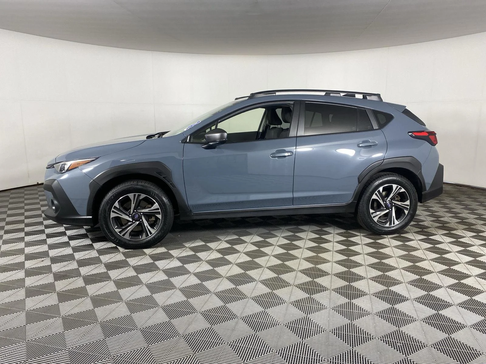 Used 2024 Offshore Blue Metallic Subaru Premium image 4
