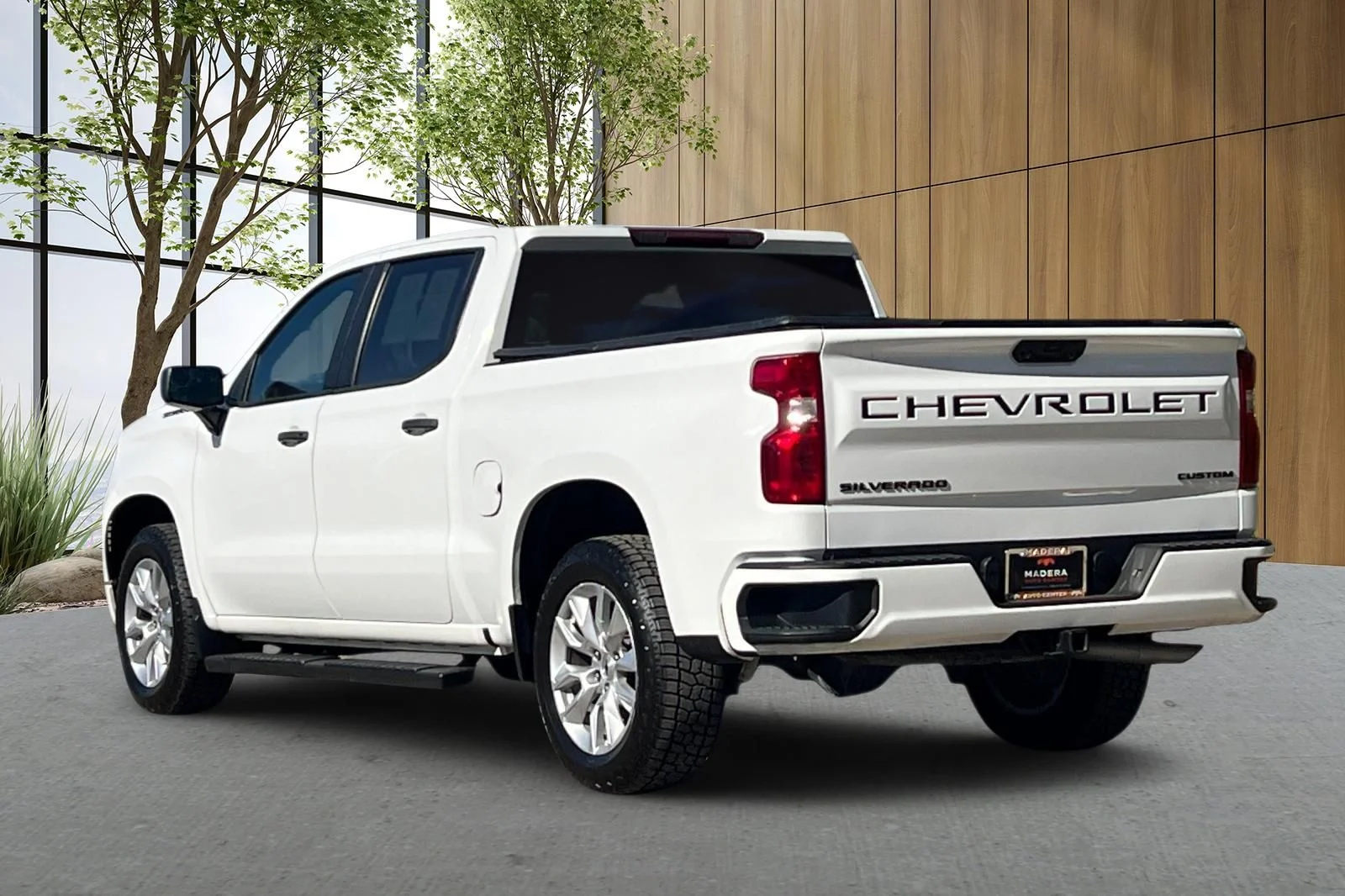 Used 2023 White Chevrolet Custom image 6