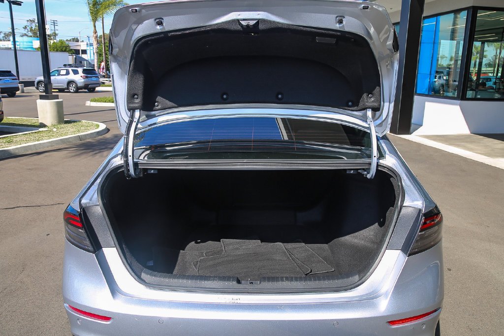 Certified Used 2025 Solar Silver Metallic Honda EX-L image 27