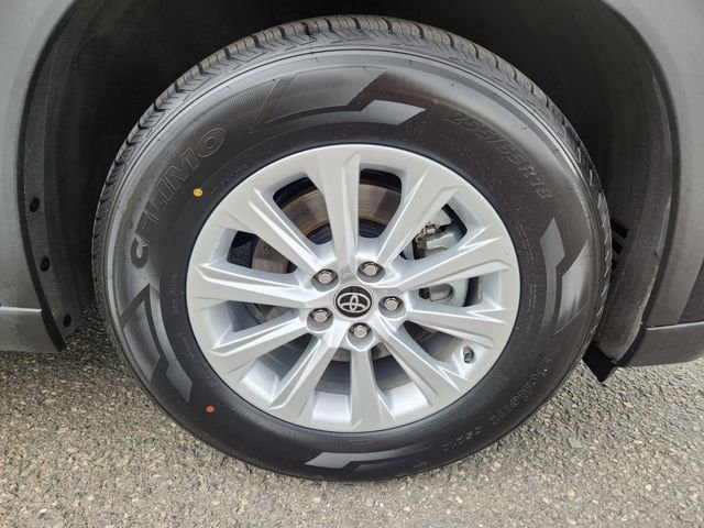 Used 2025 Black Toyota XLE image 23