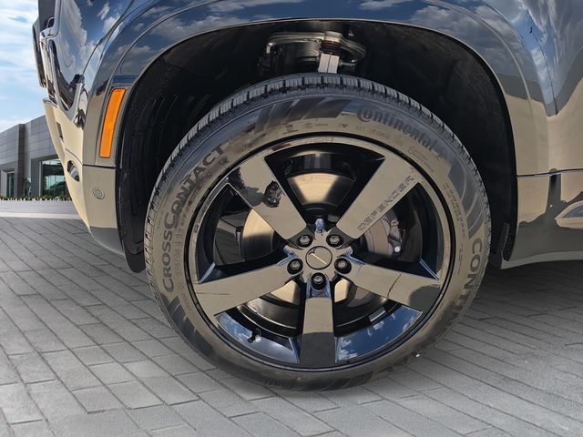 New 2026 Santorini Black Land Rover X-Dynamic SE image 9