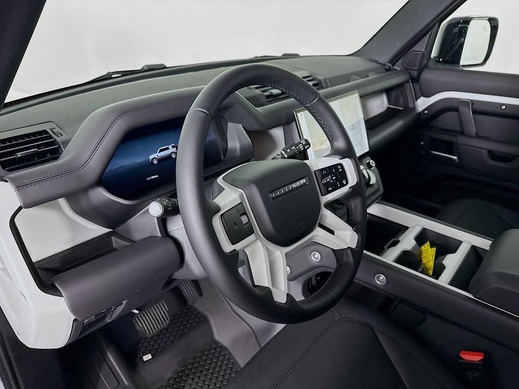 New 2026 Fuji White LAND ROVER X-Dynamic SE image 4