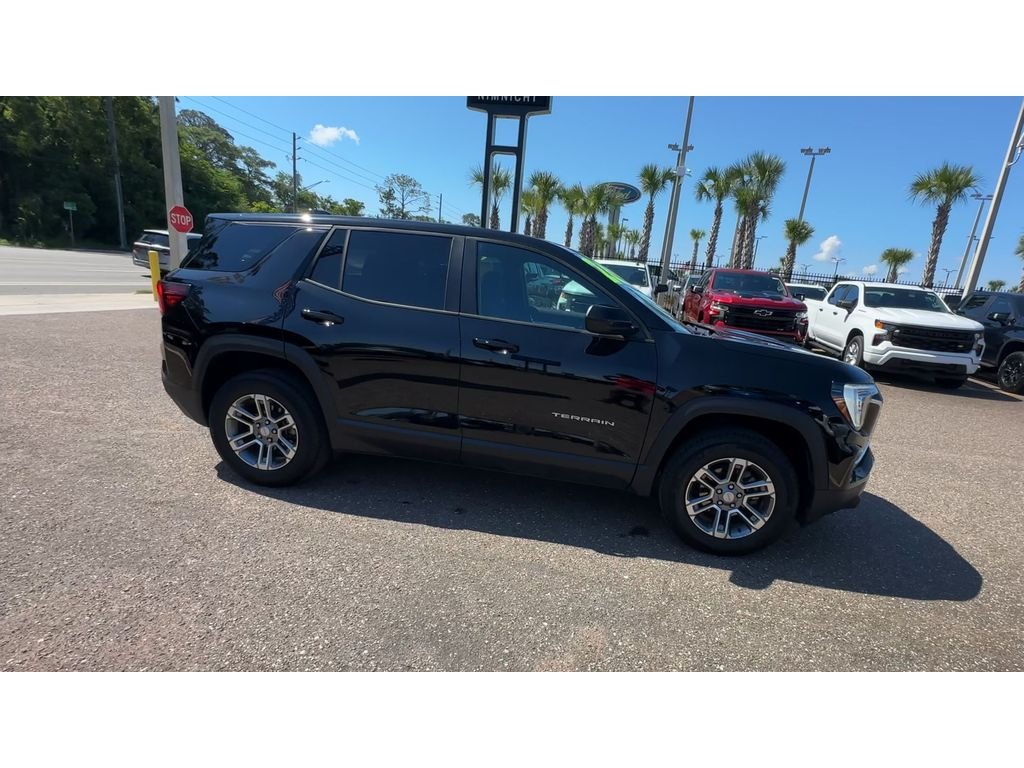 Used 2026 Ebony Twilight Metallic GMC Elevation image 9