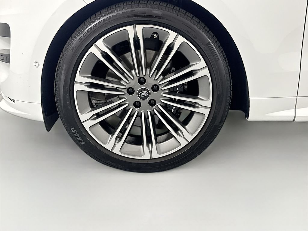 Certified Used 2025 White Land Rover Dynamic SE image 32