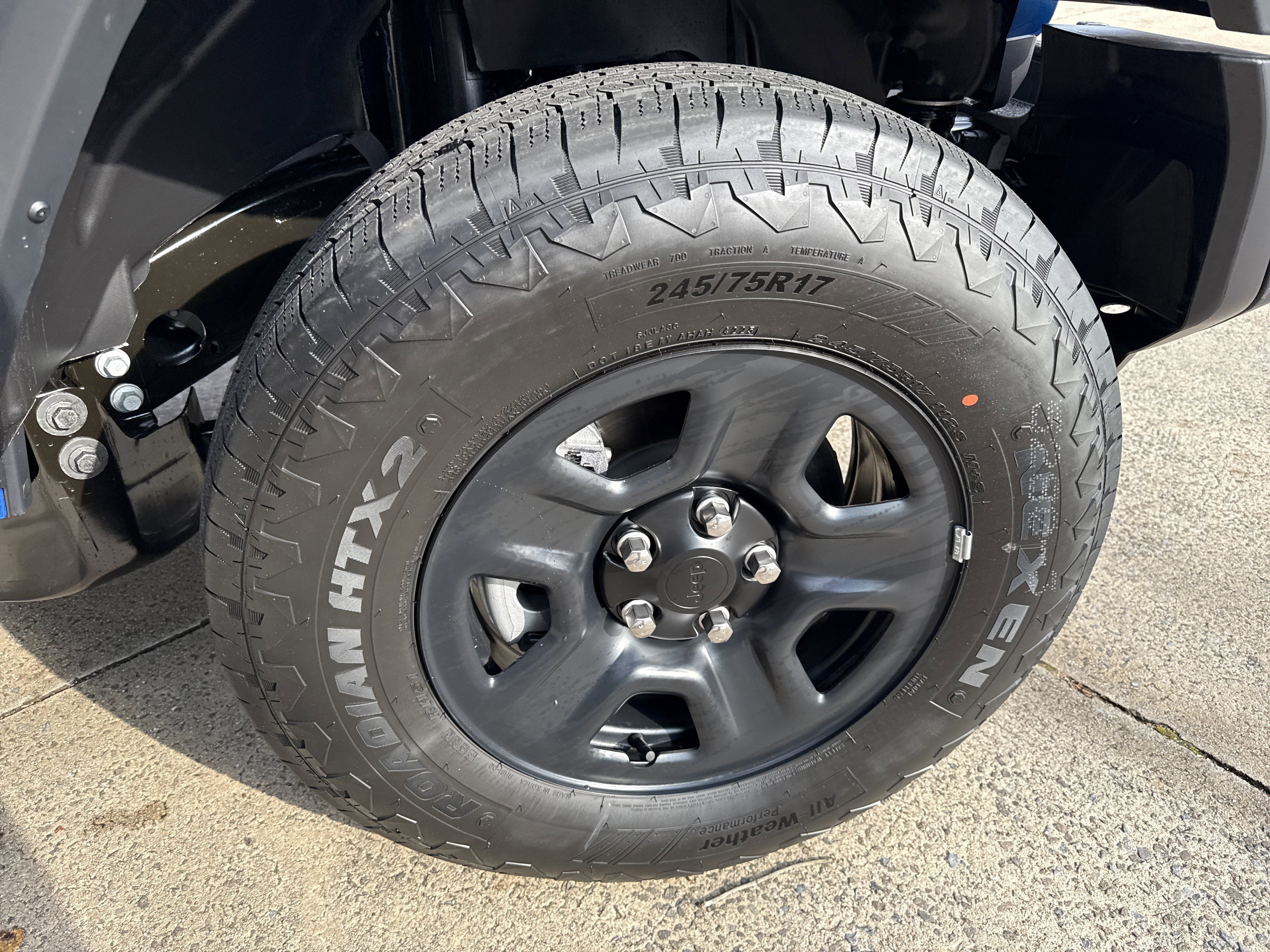 New 2026 Hydro Blue Pearl-Coat Exterior Paint Jeep Sport image 14