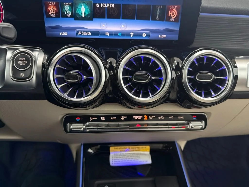 New 2026 White Mercedes-Benz GLB 250 image 34