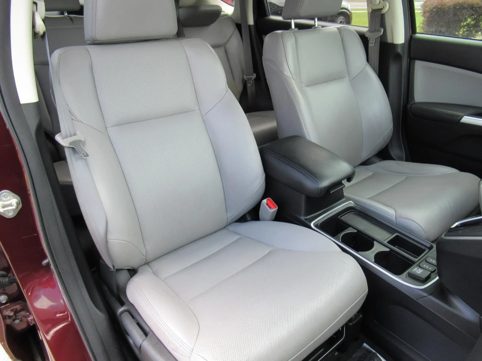 Used 2016 Burgundy Honda Touring image 9