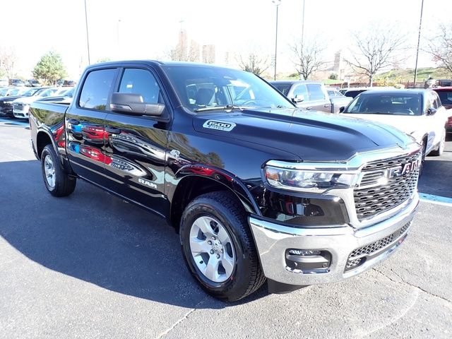 New 2026 Diamond Black Crystal Pearl-Coat Exterior Paint RAM Big Horn/Lone Star image 7