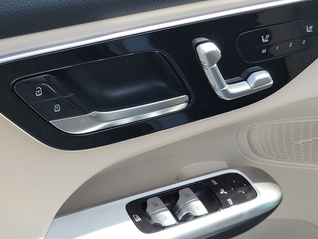 New 2027 Cirrus Silver Metallic Mercedes-Benz GLC 300 image 17