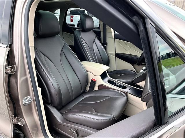 Used 2018 Iced Mocha Metall Lincoln Reserve image 11