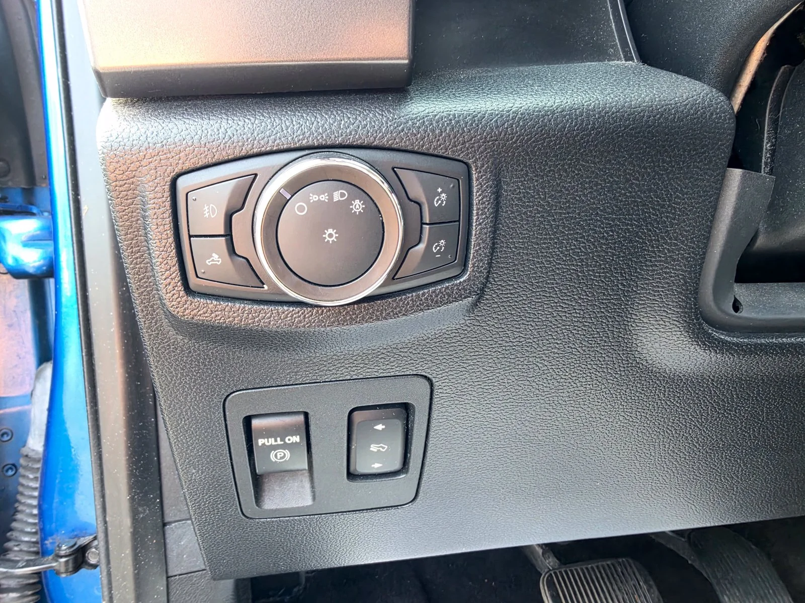 Used 2016 Blue Flame Metallic Ford XLT image 15