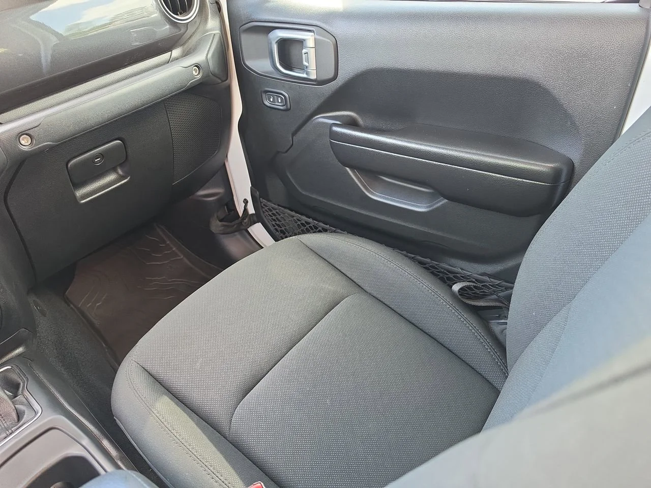 Used 2020 Bright White Clearcoat Jeep Altitude image 18