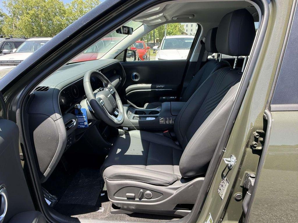 New 2026 Titan Green Hyundai SEL 8P image 13