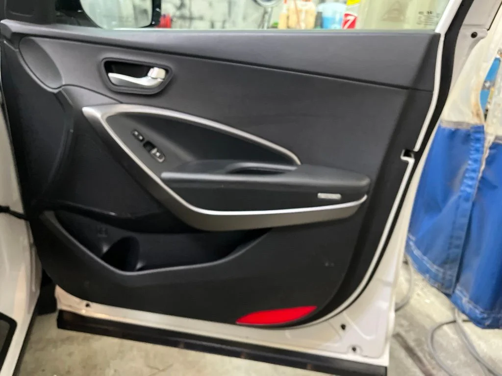 Used 2019 White Hyundai SE image 32