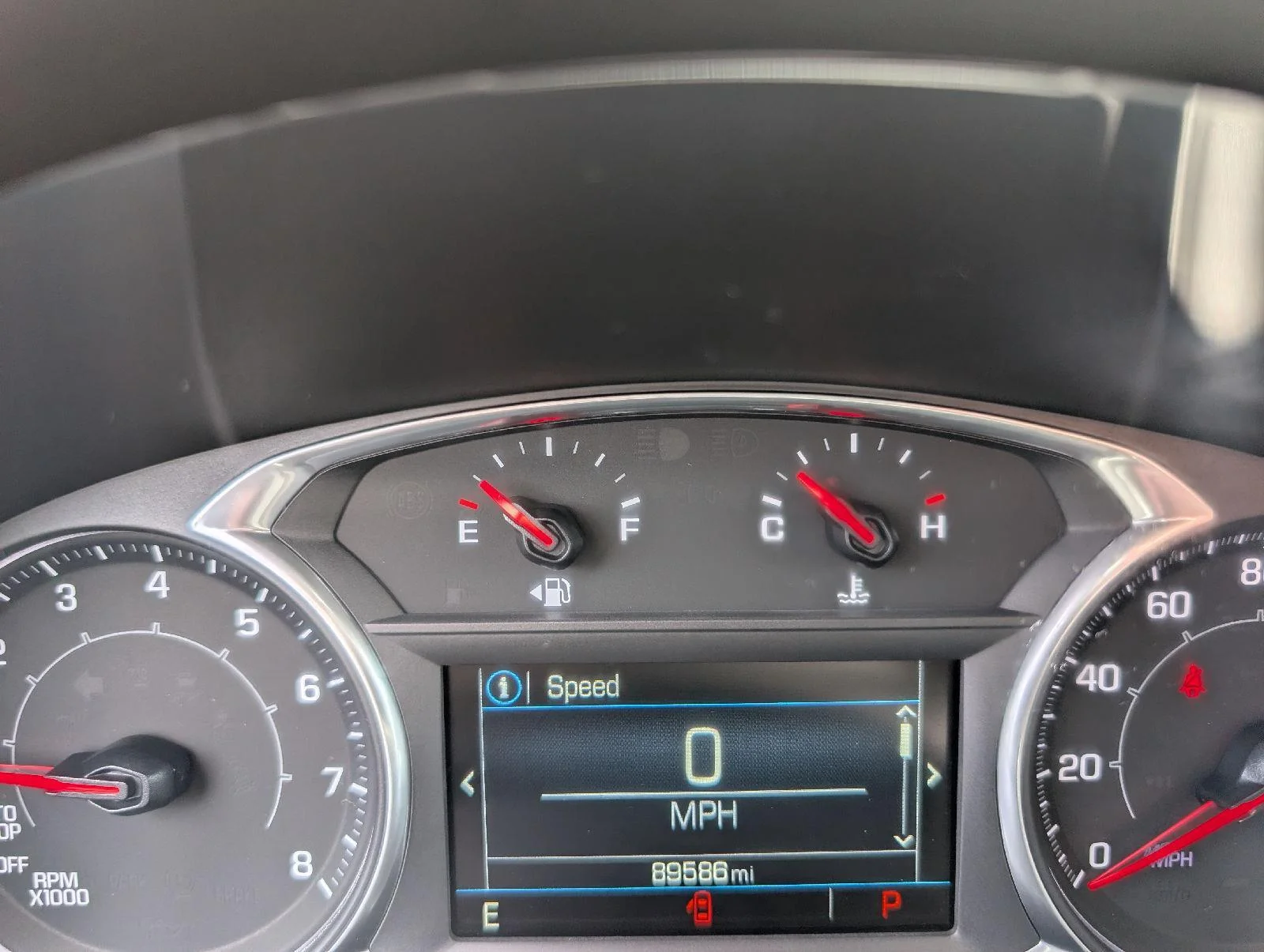 Used 2018 Graphite Gray Metallic GMC SLE image 12