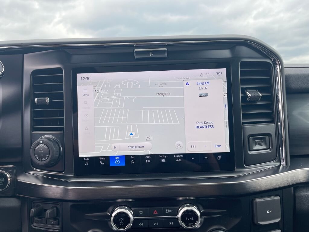 New 2026 Carbonized Gray Metallic Ford LARIAT image 12