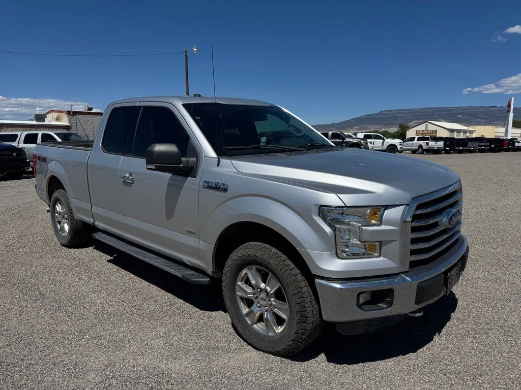Used 2016 Silver Ford XLT image 1